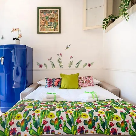 Guesthost - La Bombetta Cheerful Bari